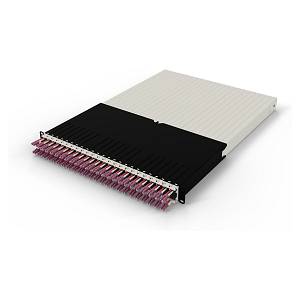 Patchbox patchbox.one Kabeleinzugssystem 30RU/OM4 (1.8 m) mit 24 Kassetten. LWL OM4. LC-LC. Kabel erikaviolett