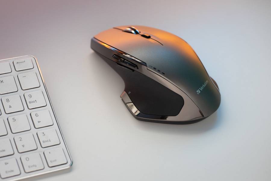 Verbatim Mouse Wireless 8-Button Deluxe Blue LED Ergonomic